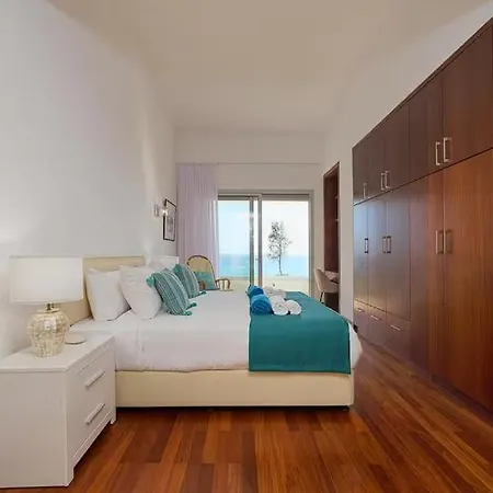 Villa Beautiful Villa On The Seashore ! Peyia