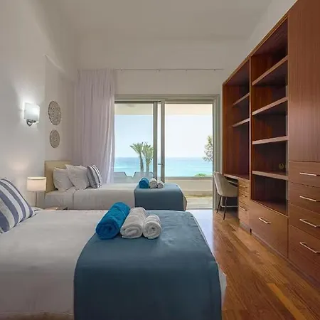 Beautiful Villa On The Seashore !