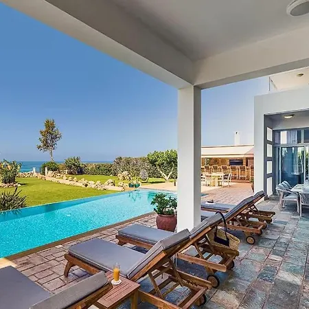 Villa Beautiful Villa On The Seashore ! Peyia