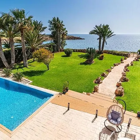 Beautiful Villa On The Seashore ! Βίλα Πέγεια
