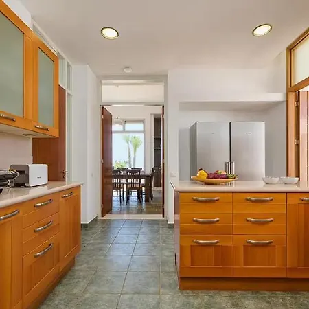 Beautiful Villa On The Seashore ! Pégeia